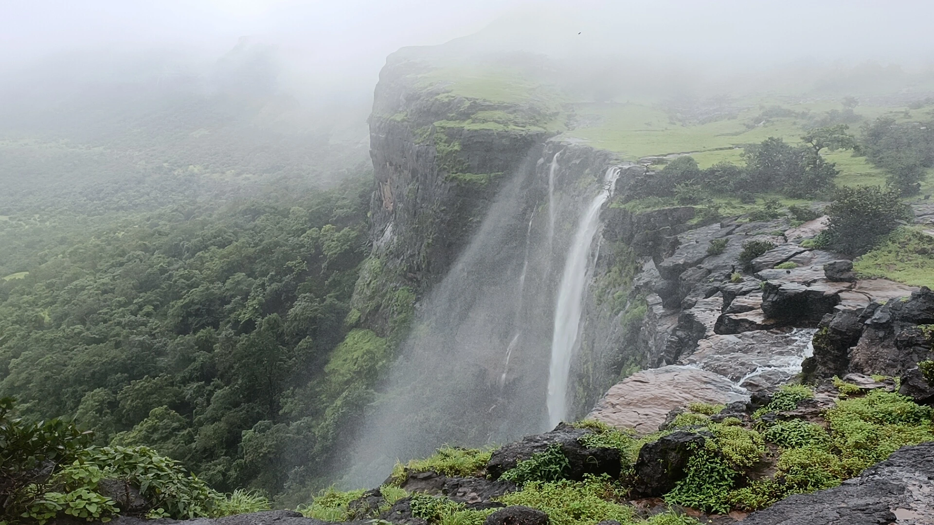Telni Waterfall Trek