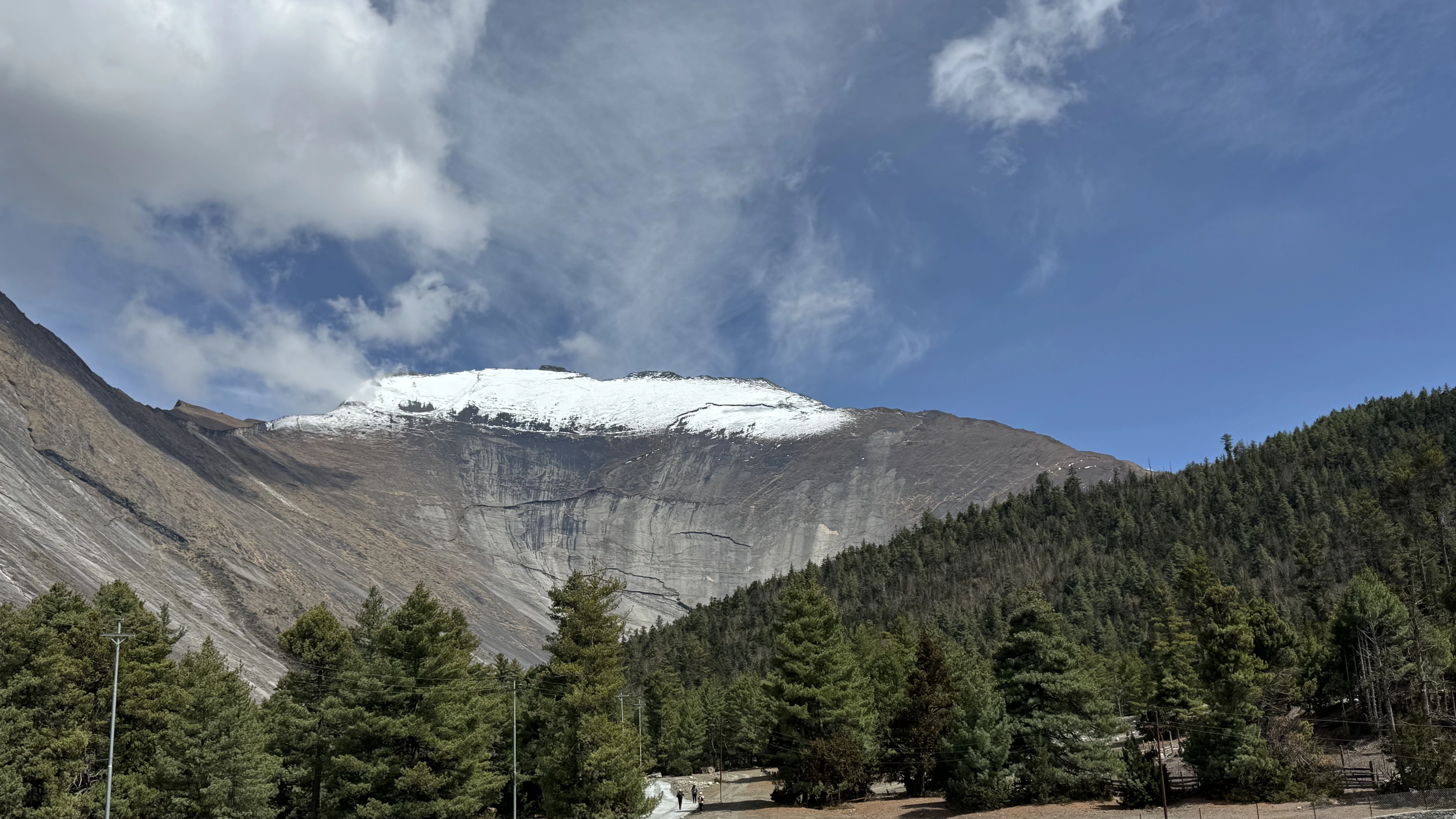 Annapurna Circuit Trek with Tilicho Lake 