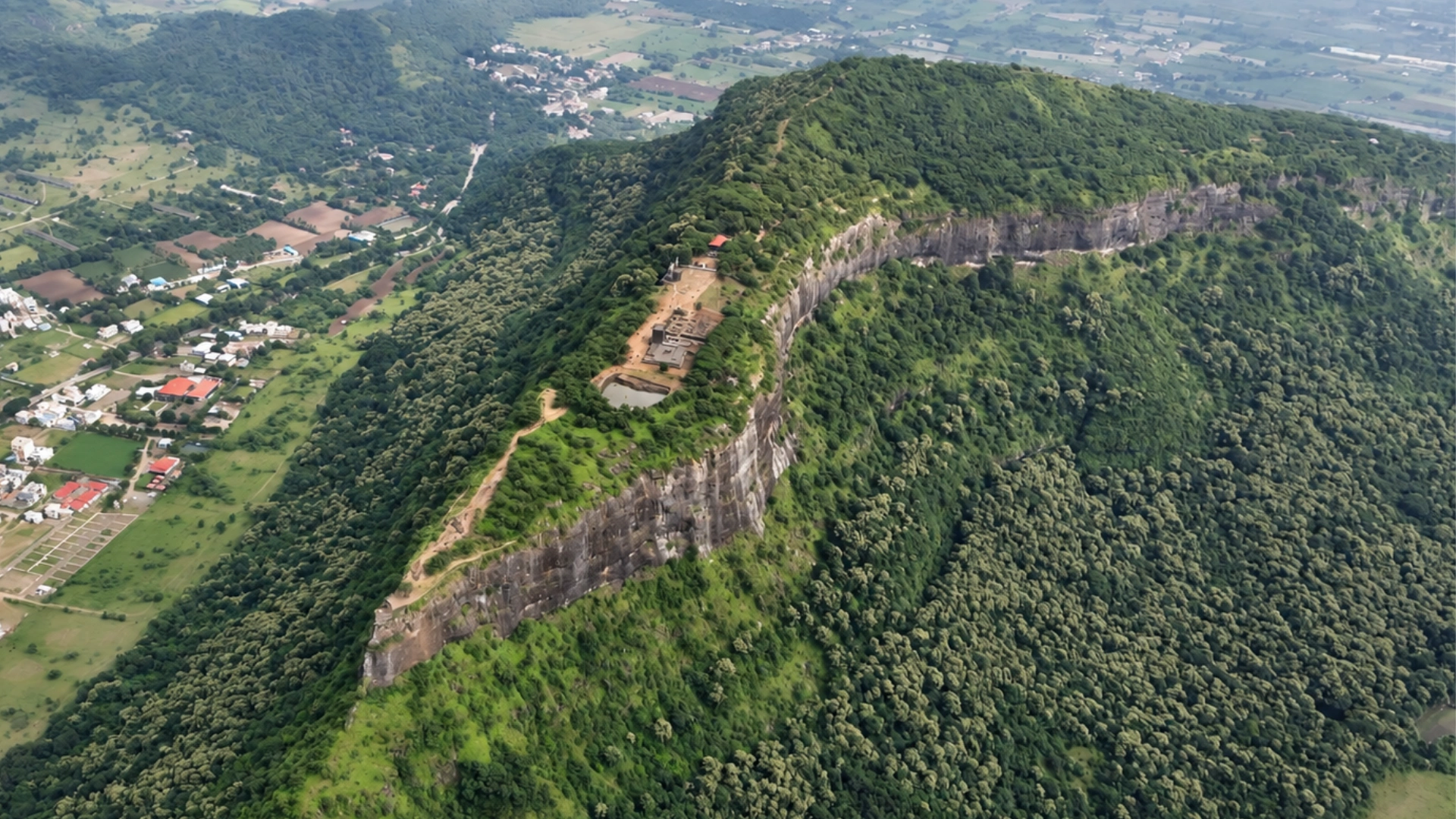 12 Fort Series: Shivneri Fort Trek