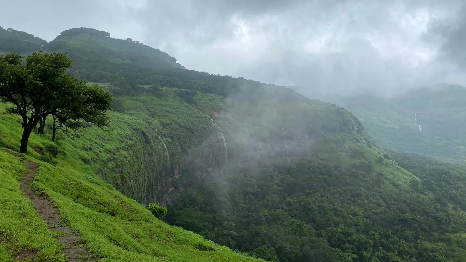 Disu Waterfall Trek