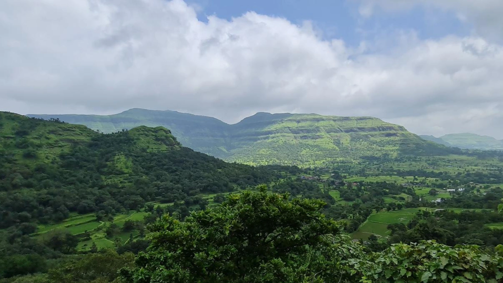 Shirpunje Bhairavgad & Ghanchakkar Plateau Trek (Ahilyanagar Chapter)