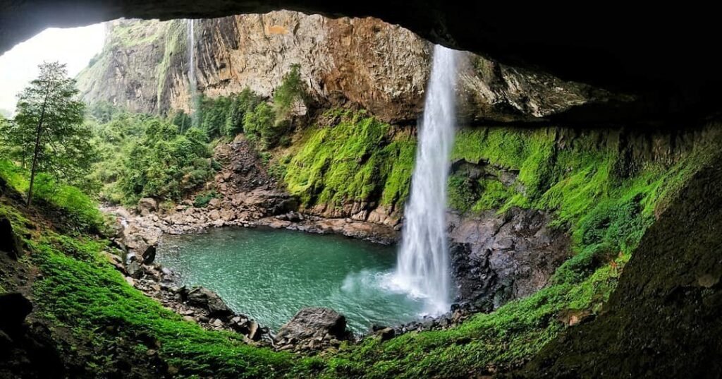 Devkund-waterfalls